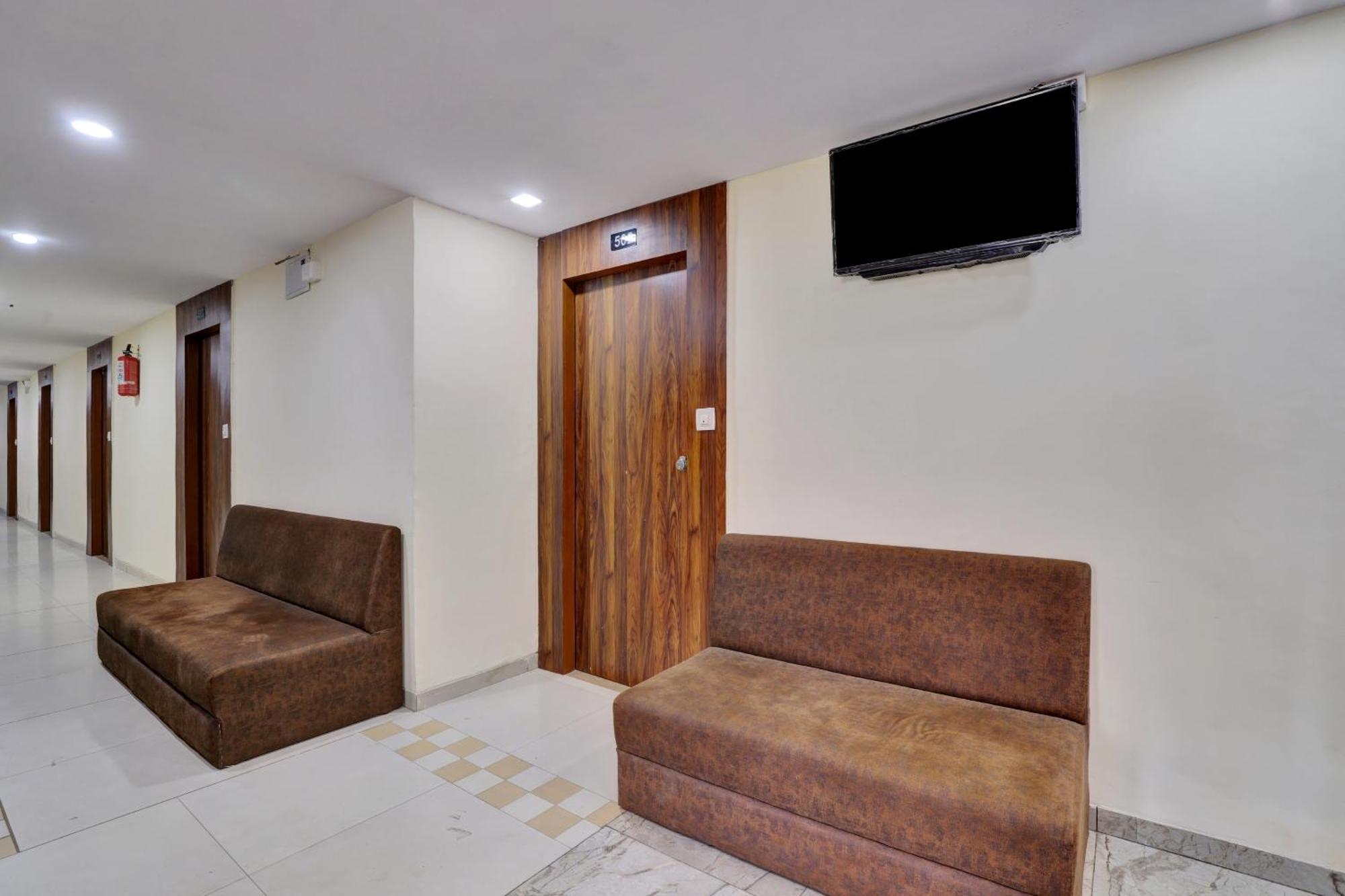Hotel O Neelkamal Ahmedabad Eksteriør billede